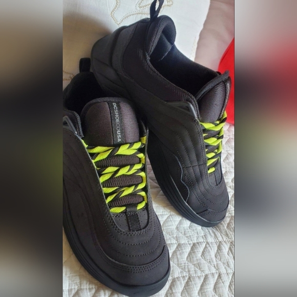 DC Williams Slims W/Lite Reflective Heel, Absolutely Like New Condition! Mens 10 - Picture 6 of 11